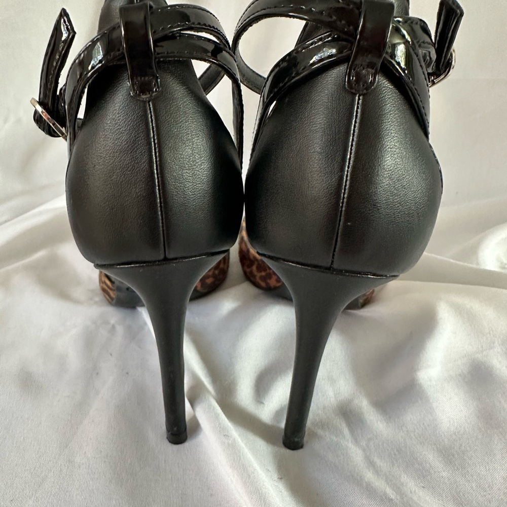 Nine West Leopard Print Pointed Toe Pumps 8m - image 3